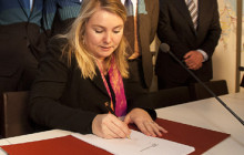 Minister tekent besluit voor Schiphol-Amsterdam-Almere
