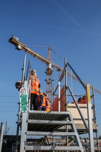 Trap naar het uitzichtpunt boven de bouwput