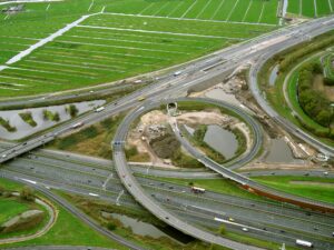 Luchtfoto van traject A9 ter hoogte van Amsterdam