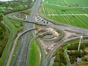 Luchtfoto van traject A9 ter hoogte van Amsterdam